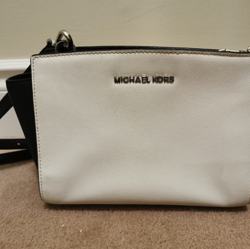 Michael kors bag with strap small